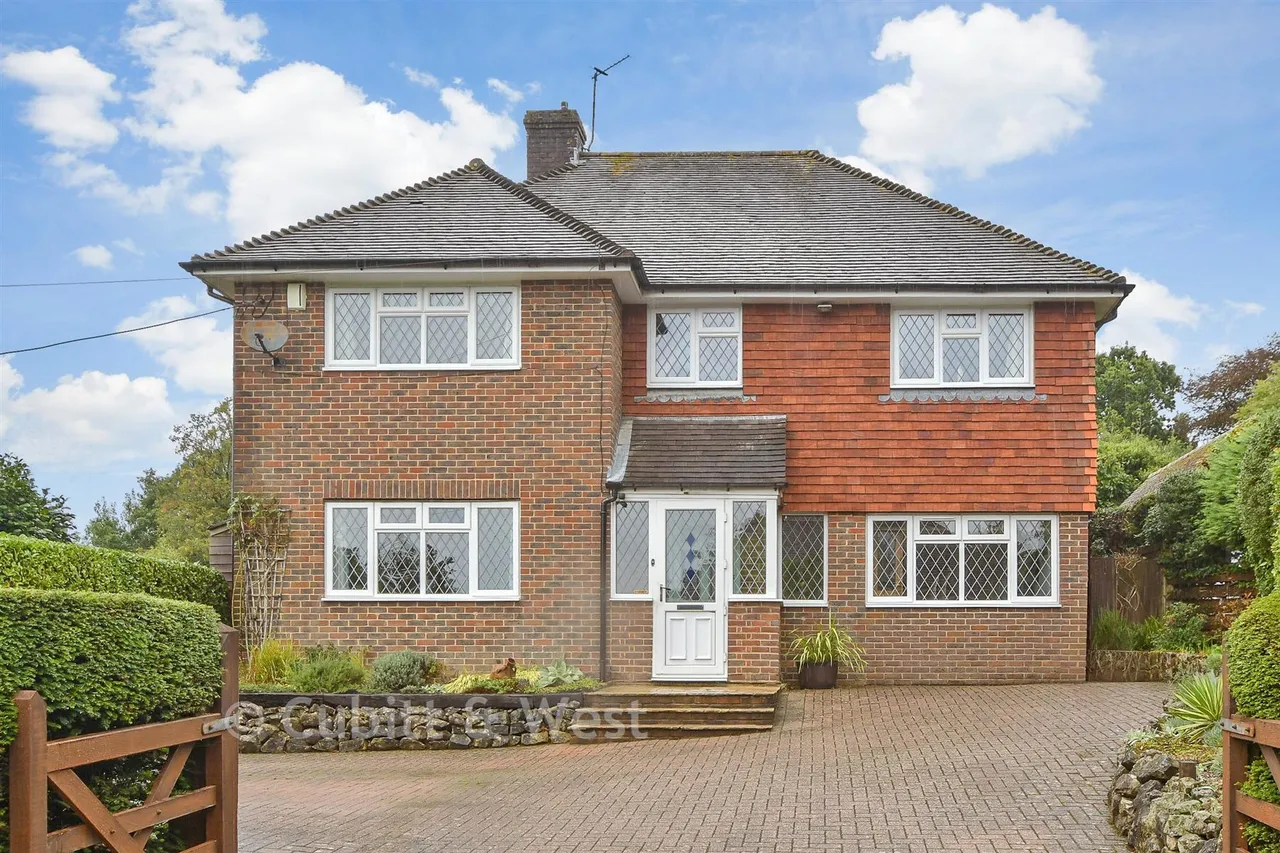 4 bed house for sale, High Street, Buxted, TN22