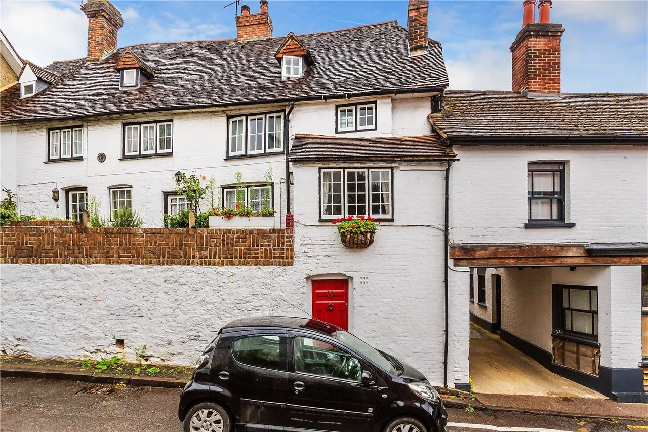 2 bed house for sale, High Street, Oxted, RH8