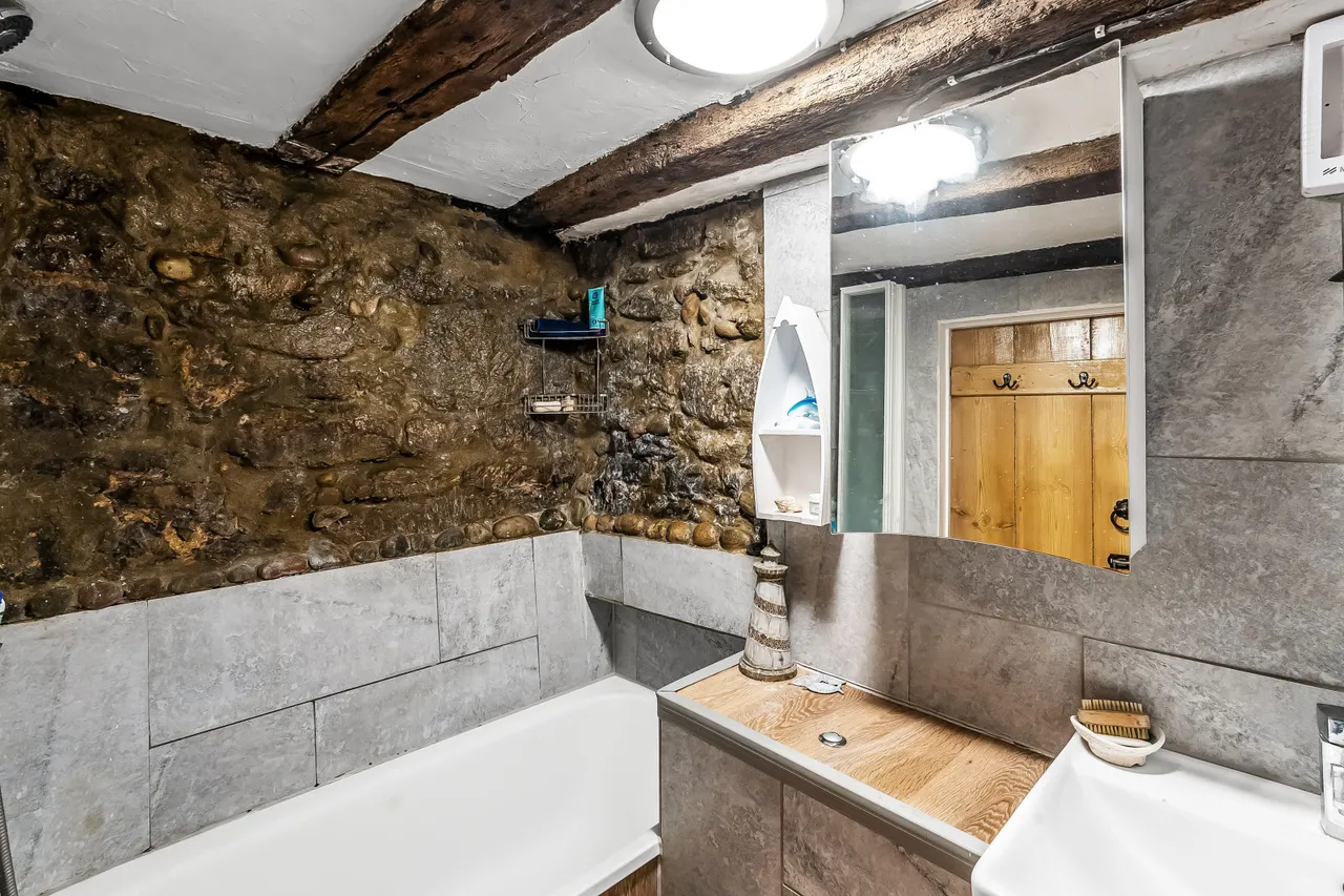 High Street, Oxted, RH8, photo 8