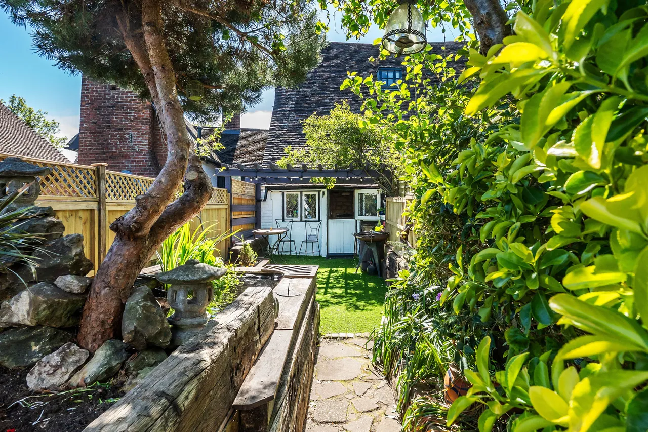 High Street, Oxted, RH8, photo 10