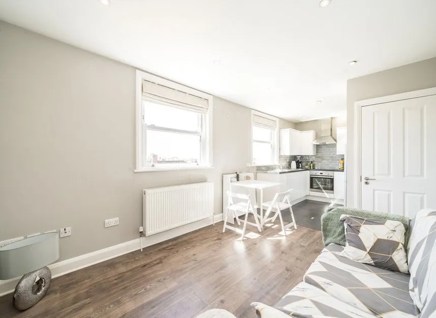 Downton Avenue, Streatham Hill, SW2, photo 2