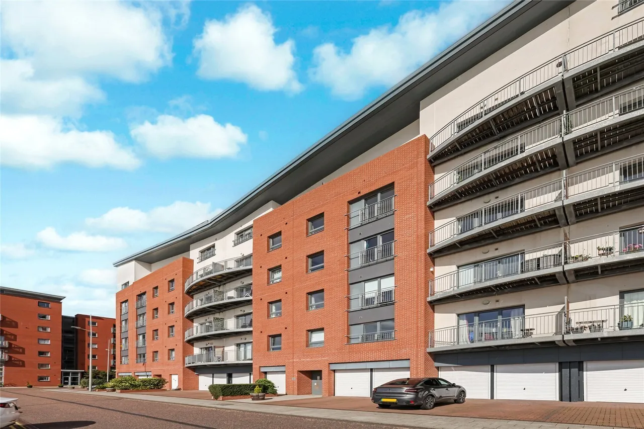 2 bed flat for sale — Gourlay Yard, Dundee, Angus, DD1