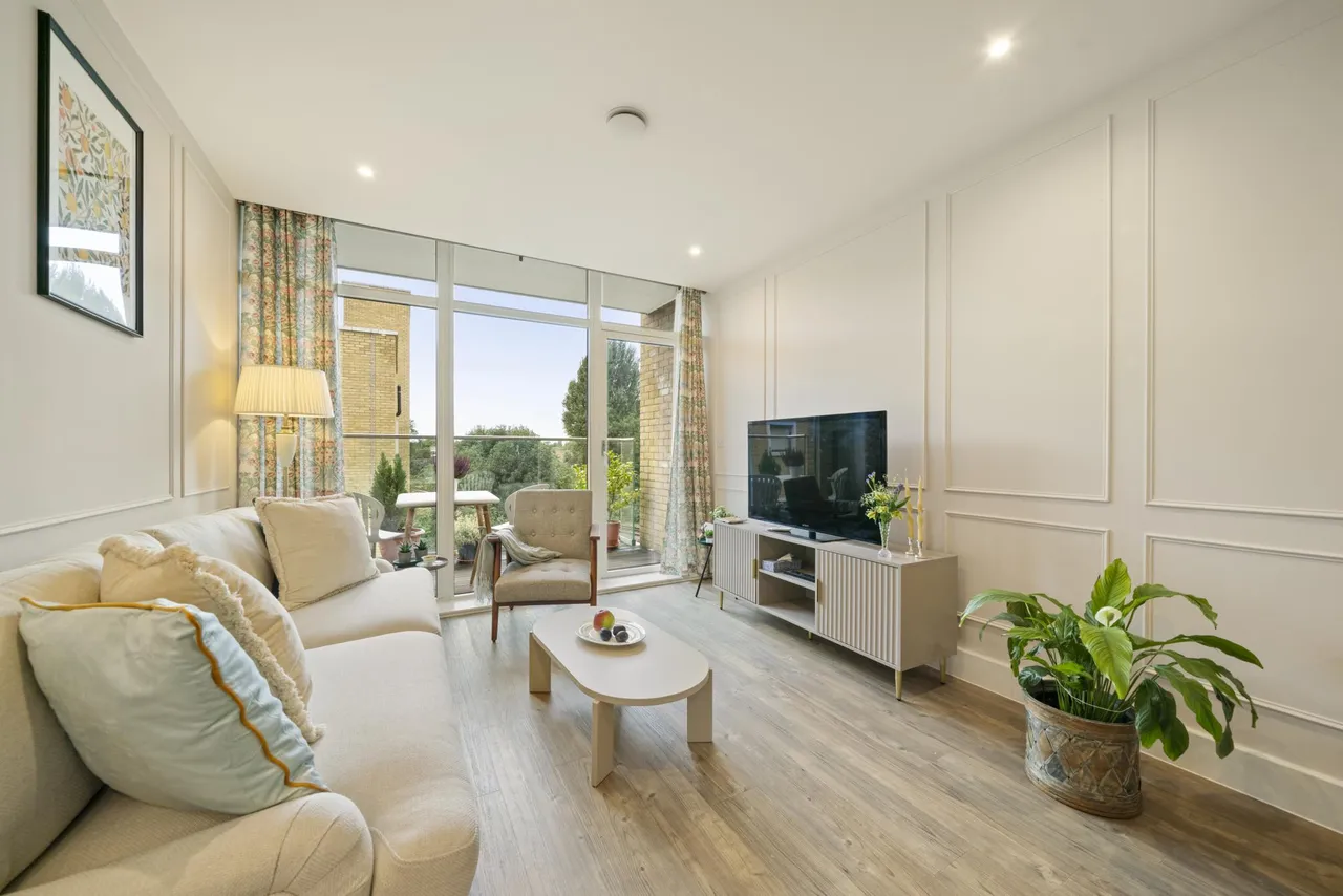 Frazer Nash Close, Isleworth, TW7, photo 3