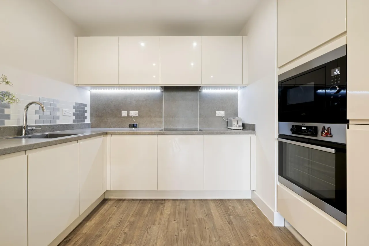 Frazer Nash Close, Isleworth, TW7, photo 9