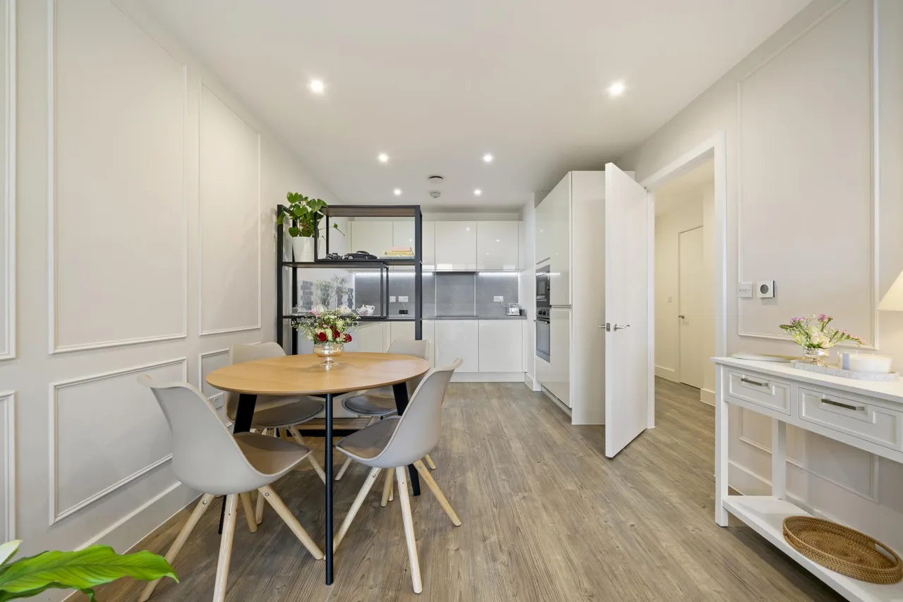 Frazer Nash Close, Isleworth, TW7, photo 11