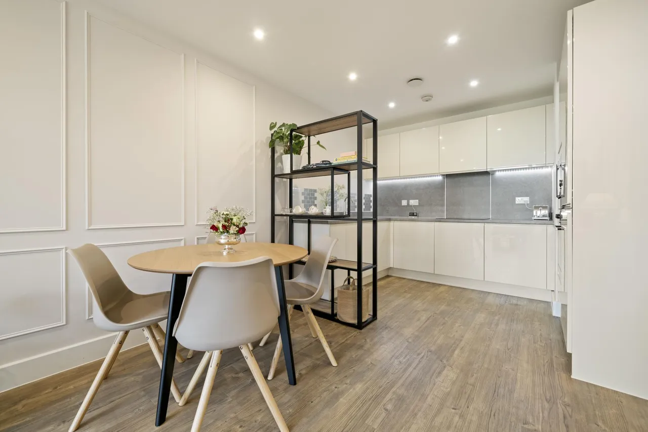 Frazer Nash Close, Isleworth, TW7, photo 8