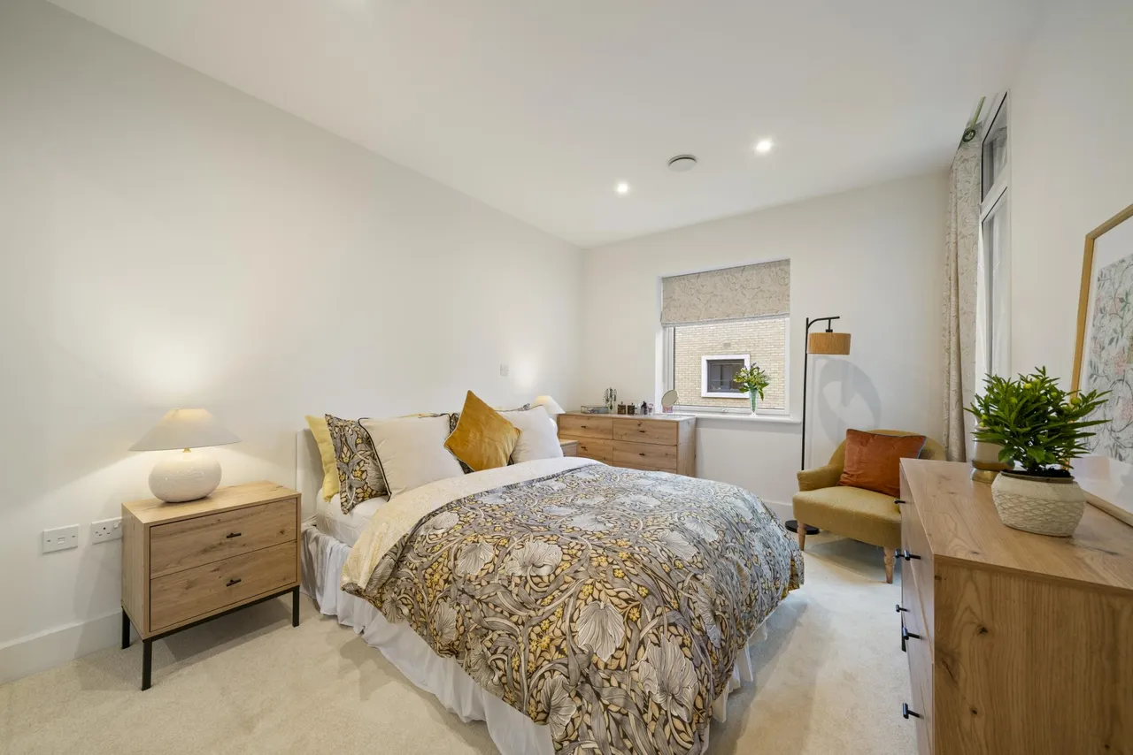 Frazer Nash Close, Isleworth, TW7, photo 13
