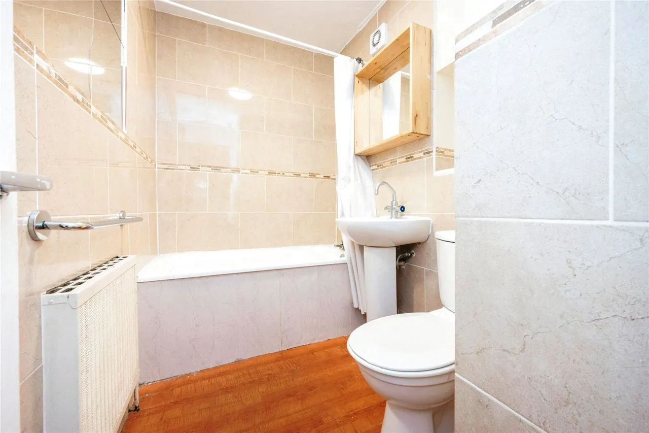 North Tenth Street, Milton Keynes, Buckinghamshire, MK9, photo 7