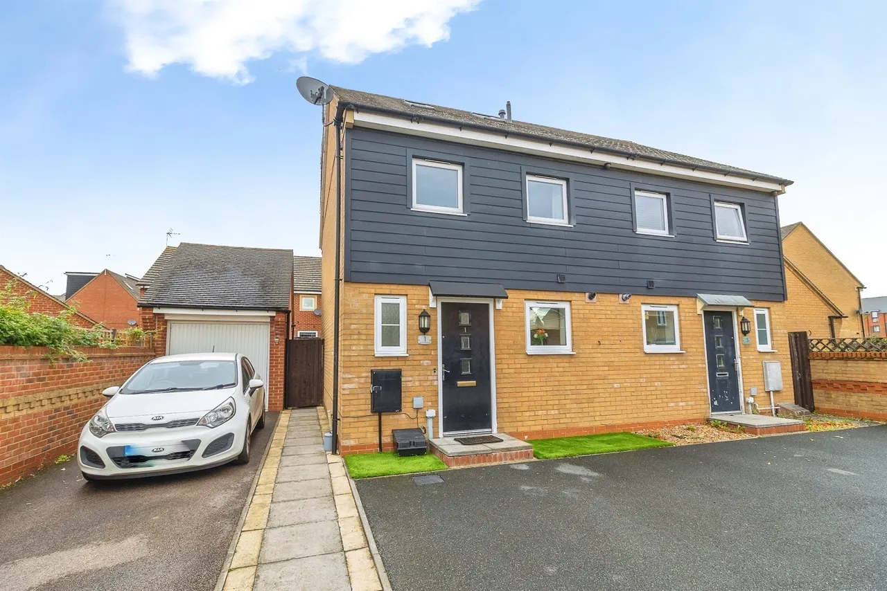 3 bed house for sale, Somerset Walk, Broughton, MK10