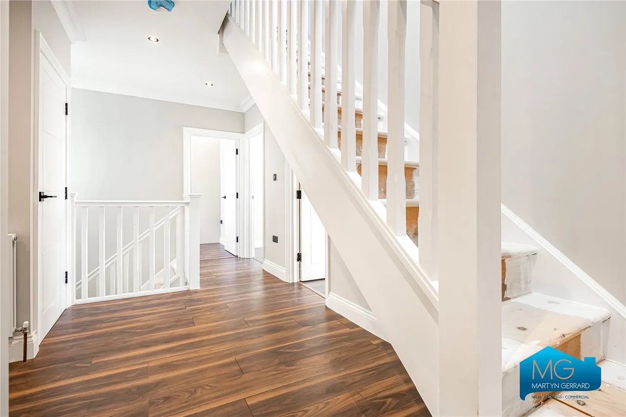 Beech Walk, London, NW7, photo 17