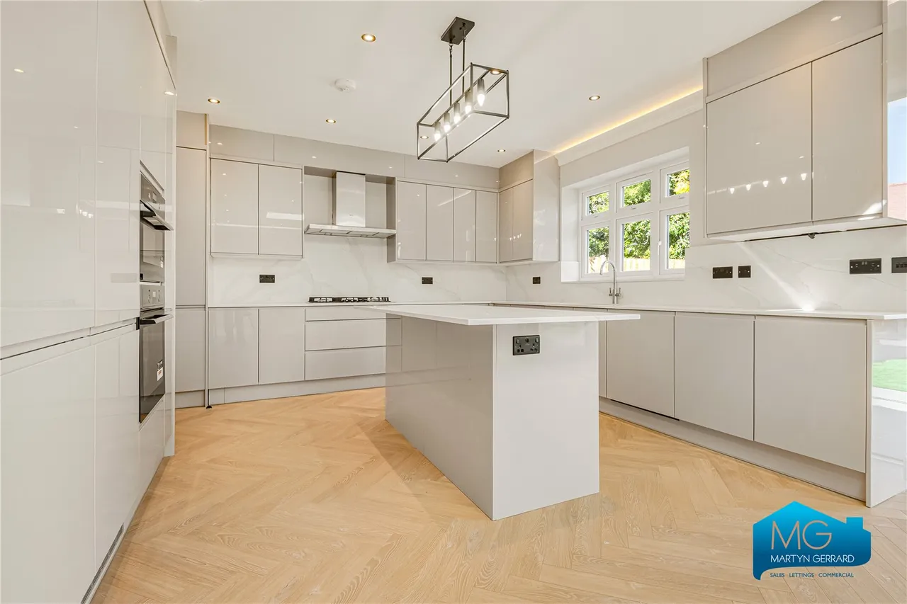Beech Walk, London, NW7, photo 8