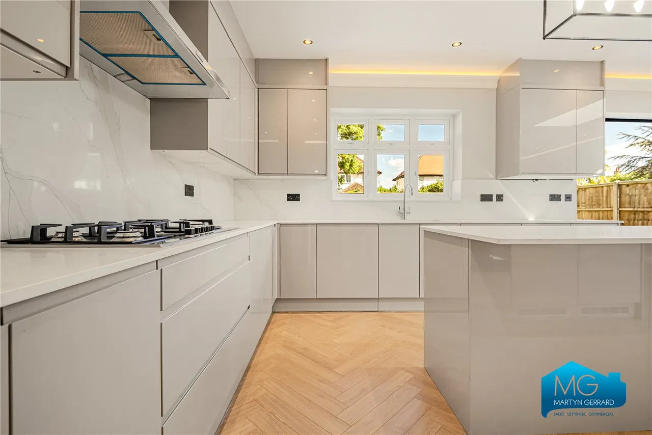 Beech Walk, London, NW7, photo 7