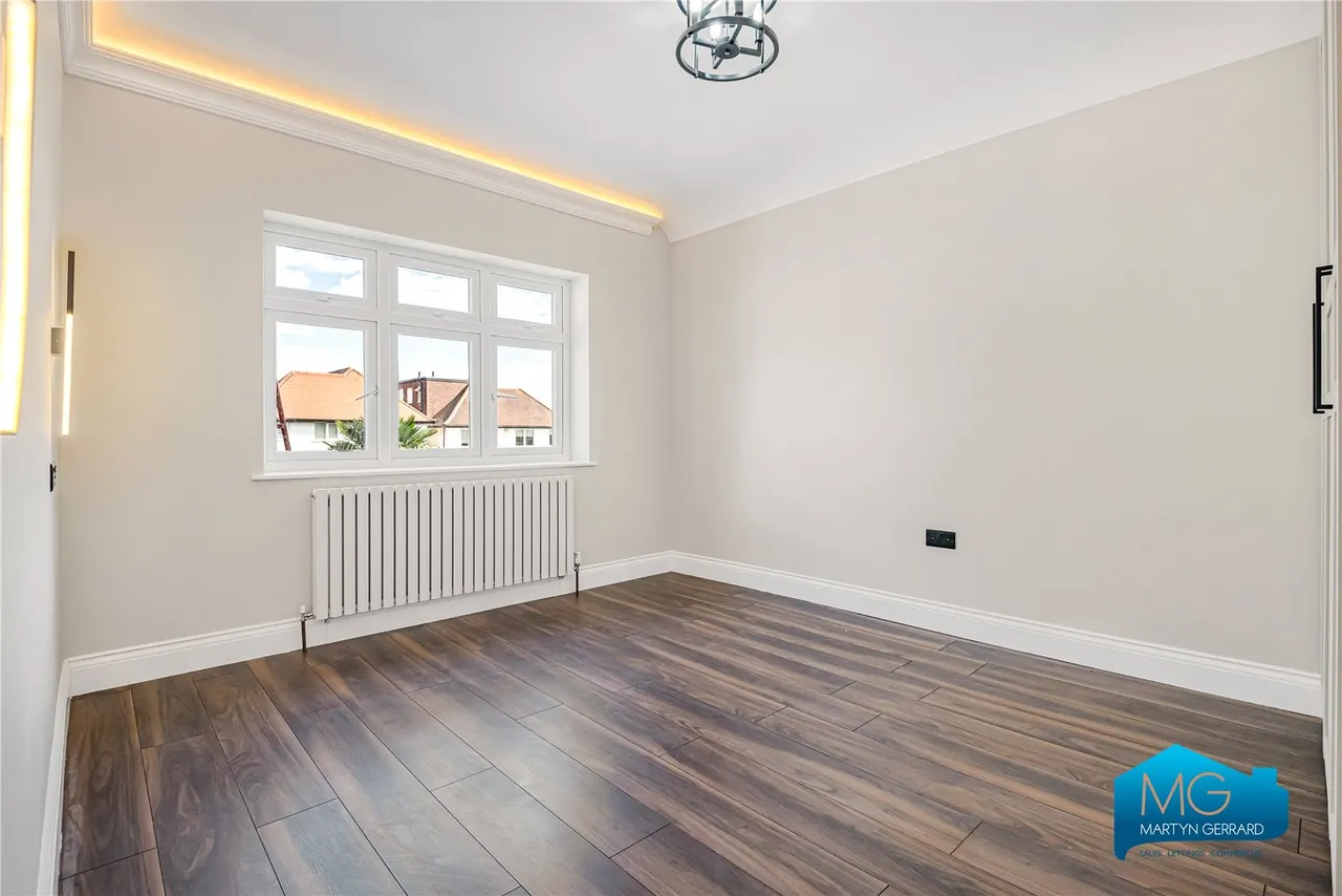 Beech Walk, London, NW7, photo 22