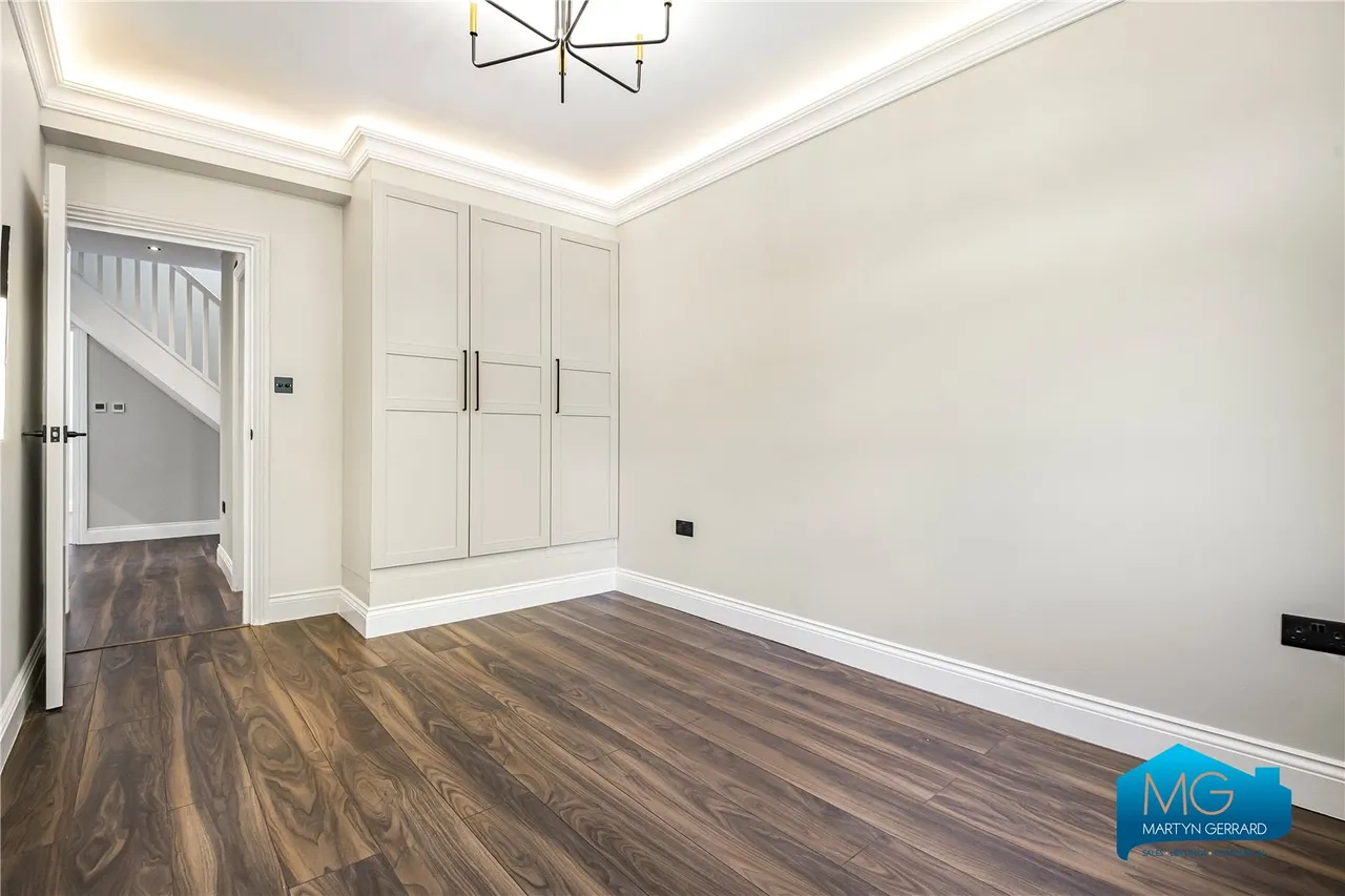 Beech Walk, London, NW7, photo 5