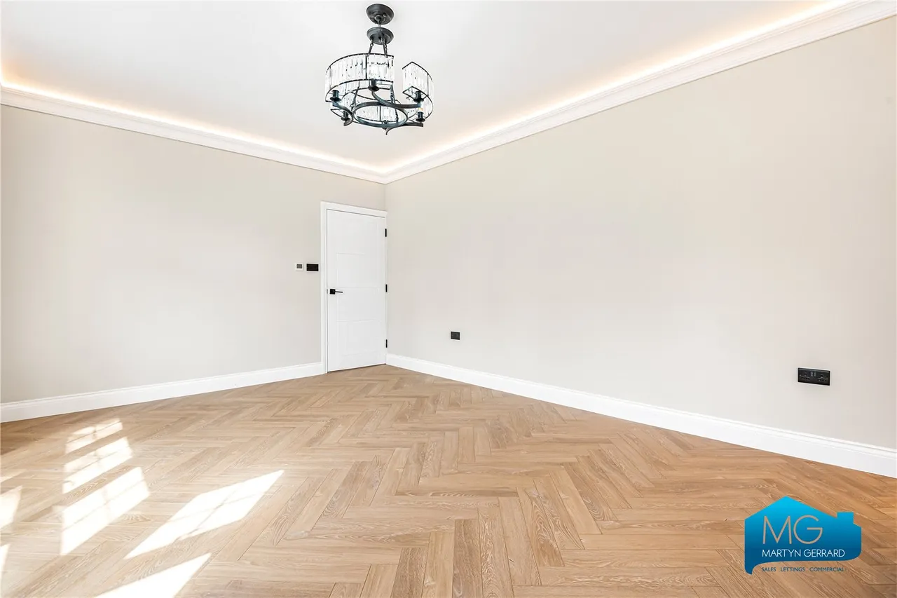 Beech Walk, London, NW7, photo 4