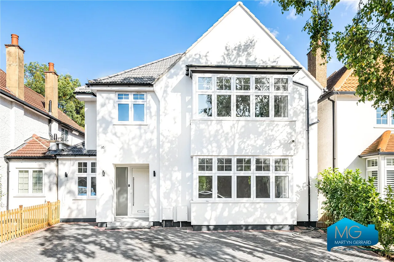 7 bed house to rent, Beech Walk, London, NW7