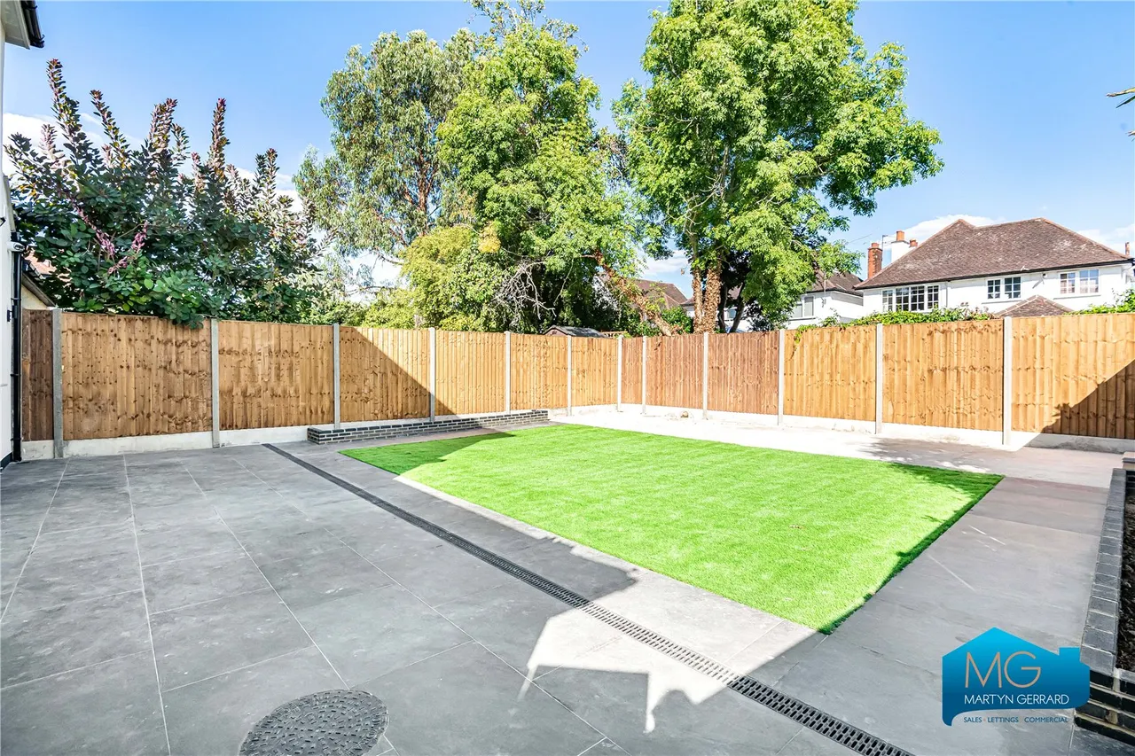 Beech Walk, London, NW7, photo 37