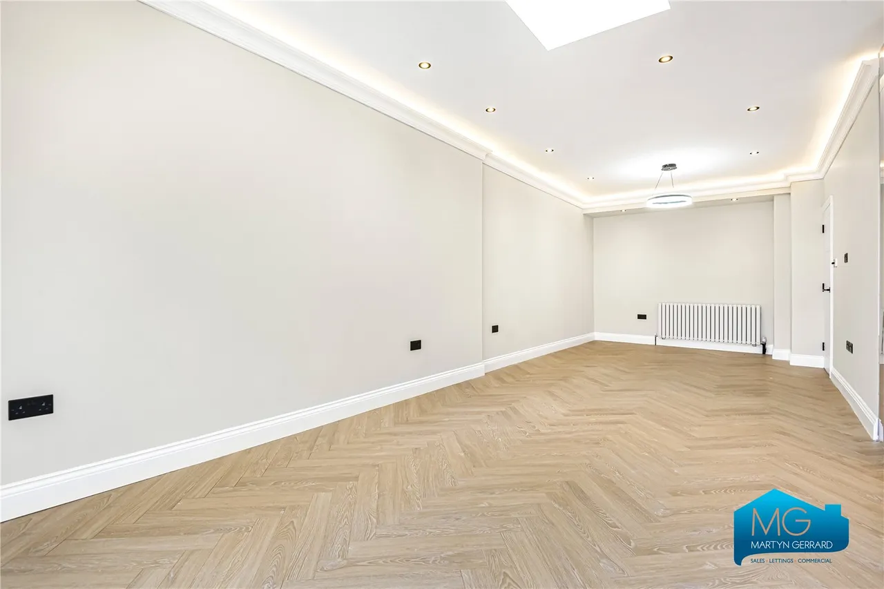 Beech Walk, London, NW7, photo 19
