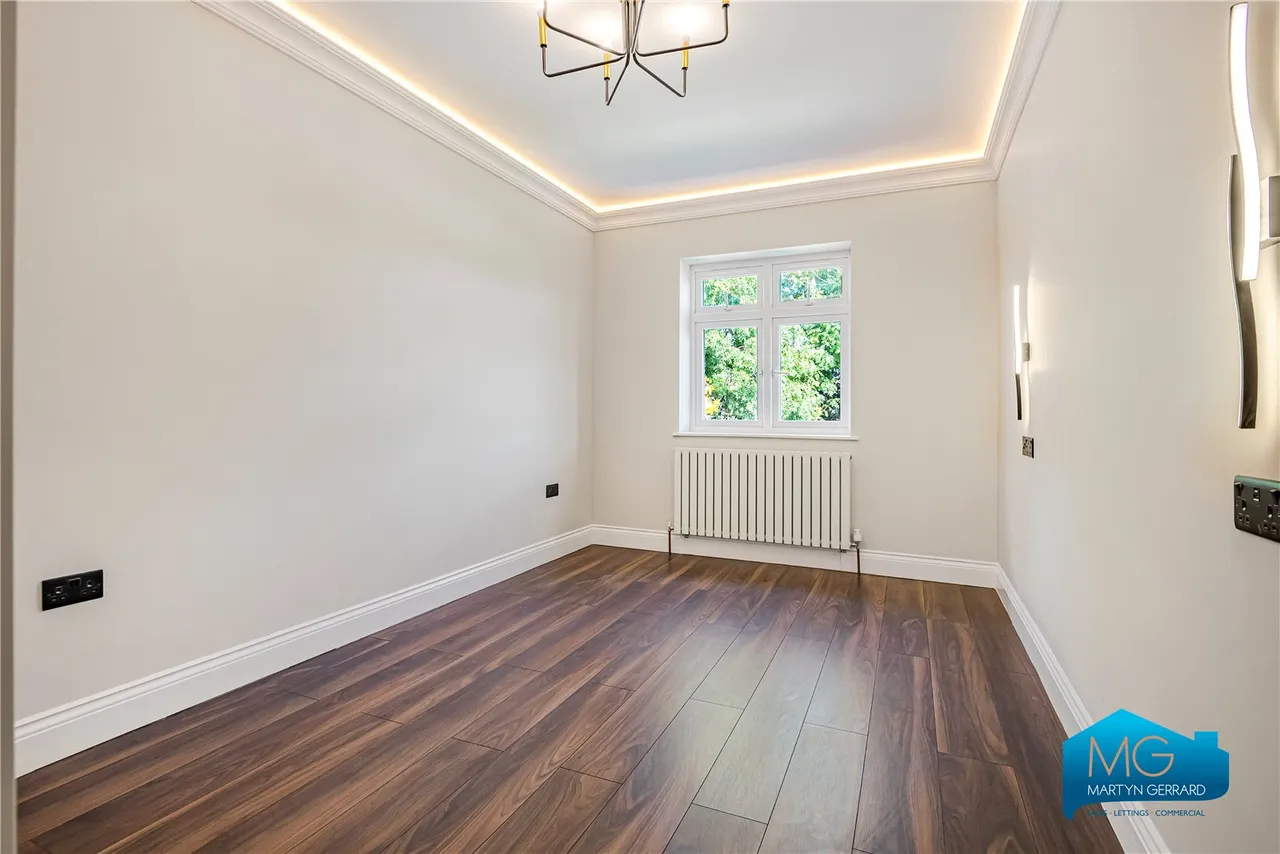 Beech Walk, London, NW7, photo 26