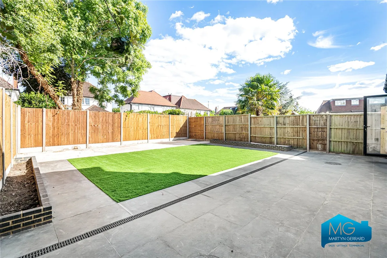 Beech Walk, London, NW7, photo 36