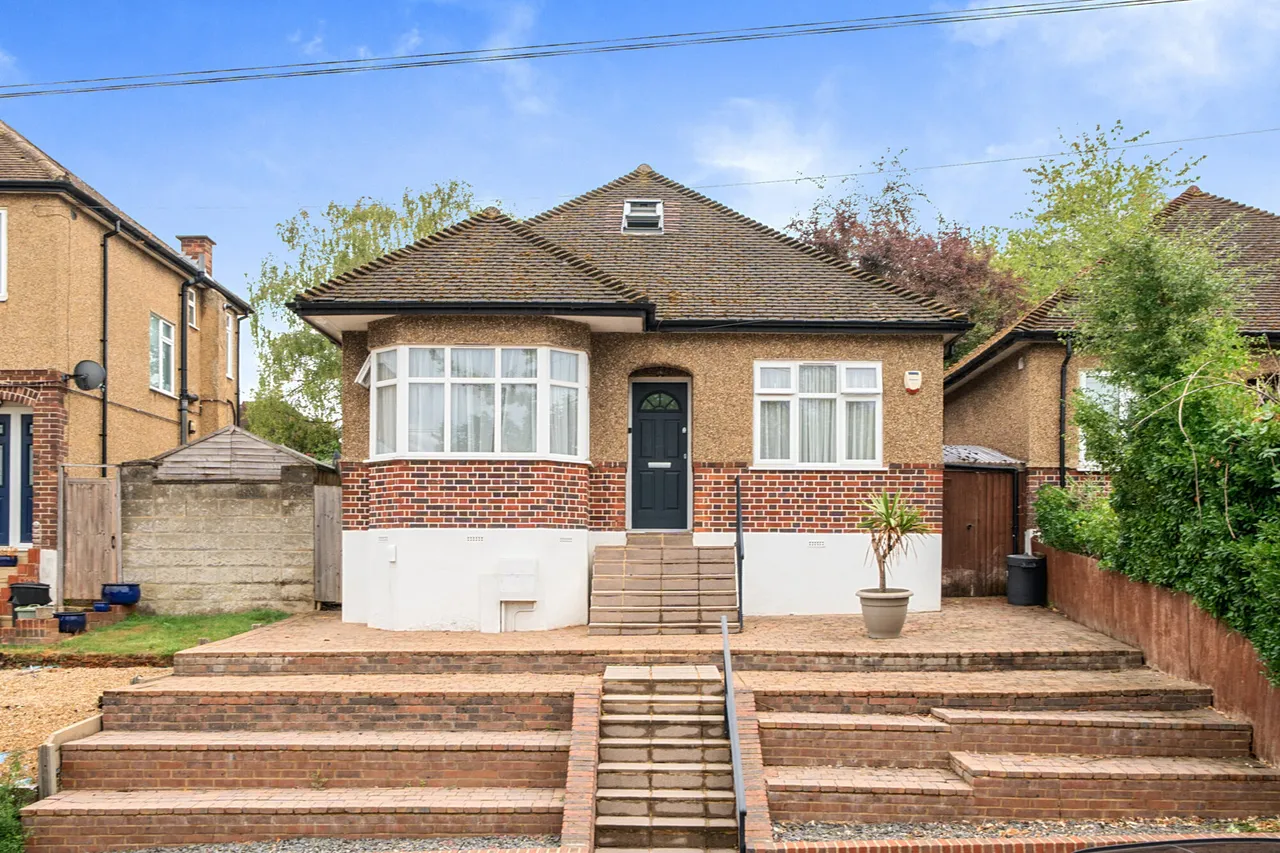3 bed house for sale, Highland Road, Northwood, HA6