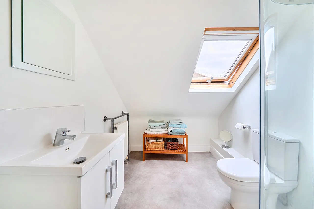 Highland Road, Northwood, HA6, photo 15