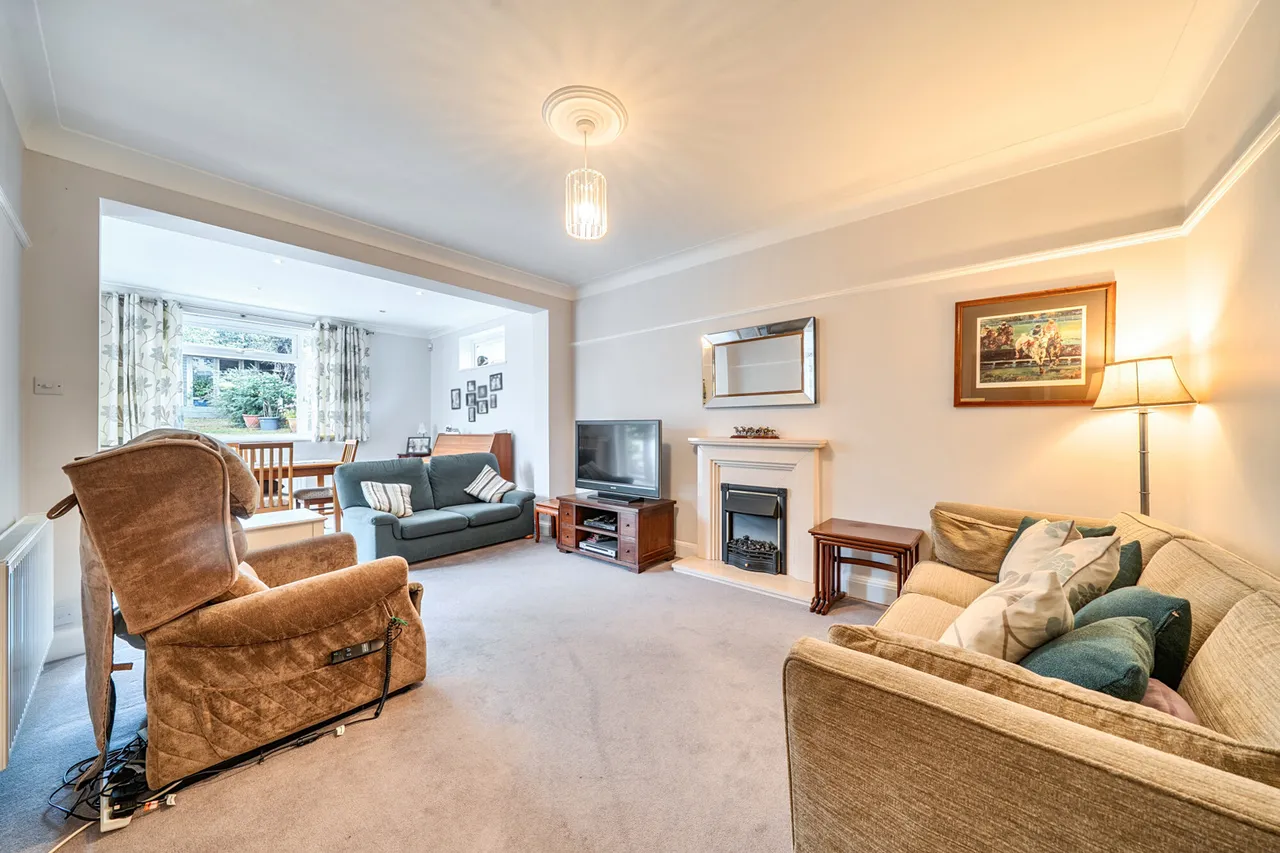 Highland Road, Northwood, HA6, photo 2