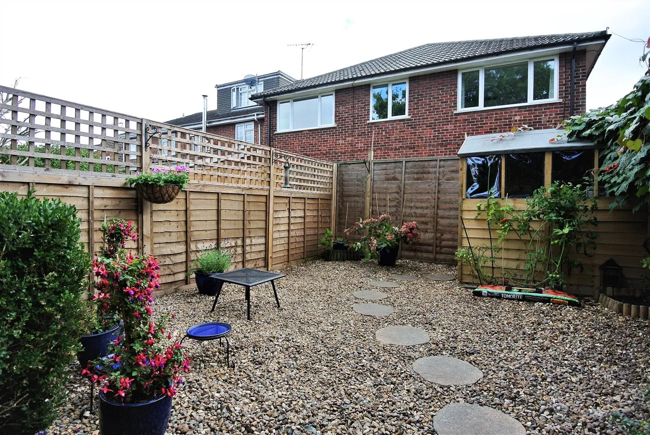 Reedsfield Road, Ashford, Surrey, TW15 2HE, photo 11