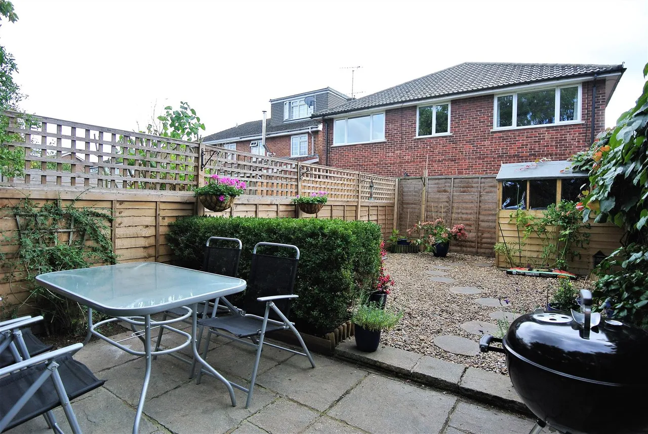 Reedsfield Road, Ashford, Surrey, TW15 2HE, photo 12