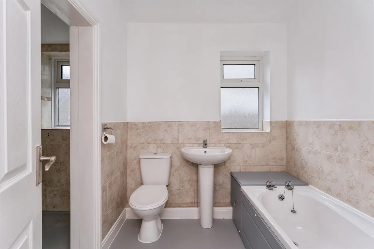 Leyland Drive, Saltney Ferry, Chester, photo 12