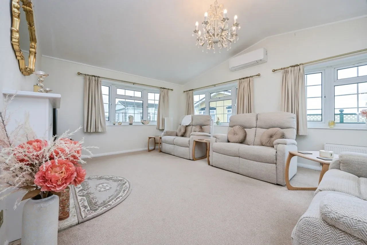 Bedford Road, Ravensden, Bedford, Bedfordshire, MK44, photo 3