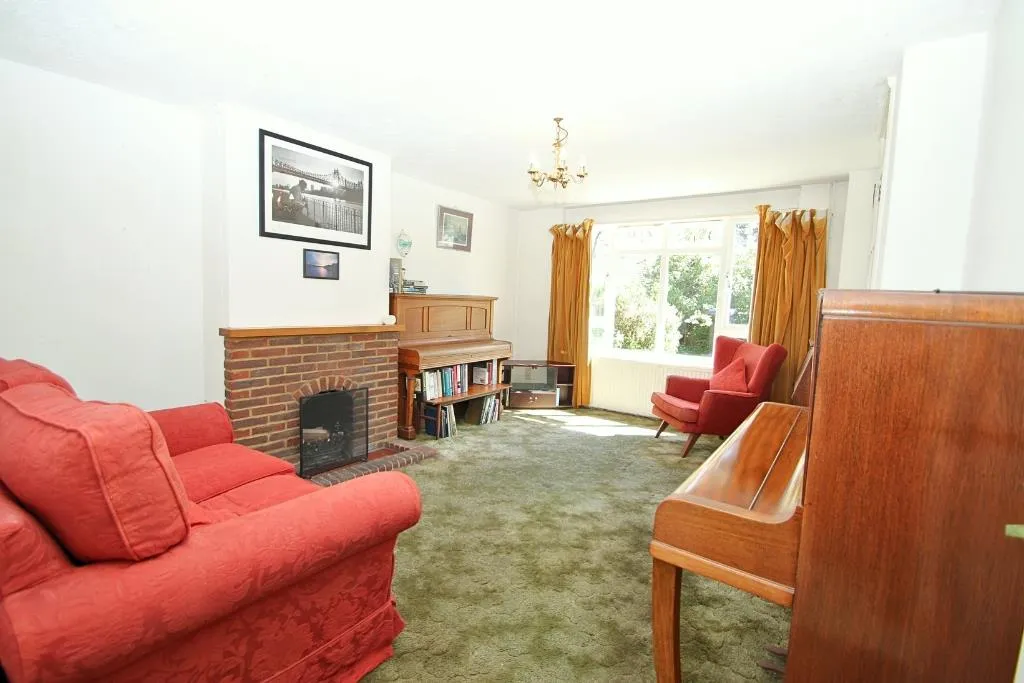 Connaught Crescent, Brookwood, GU24, photo 2