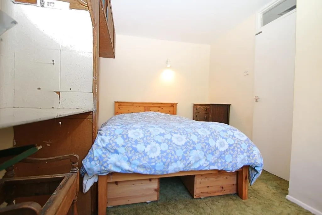 Connaught Crescent, Brookwood, GU24, photo 7