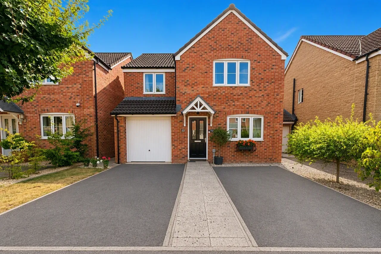 4 bed house for sale — Dartmoor Road, Westbury