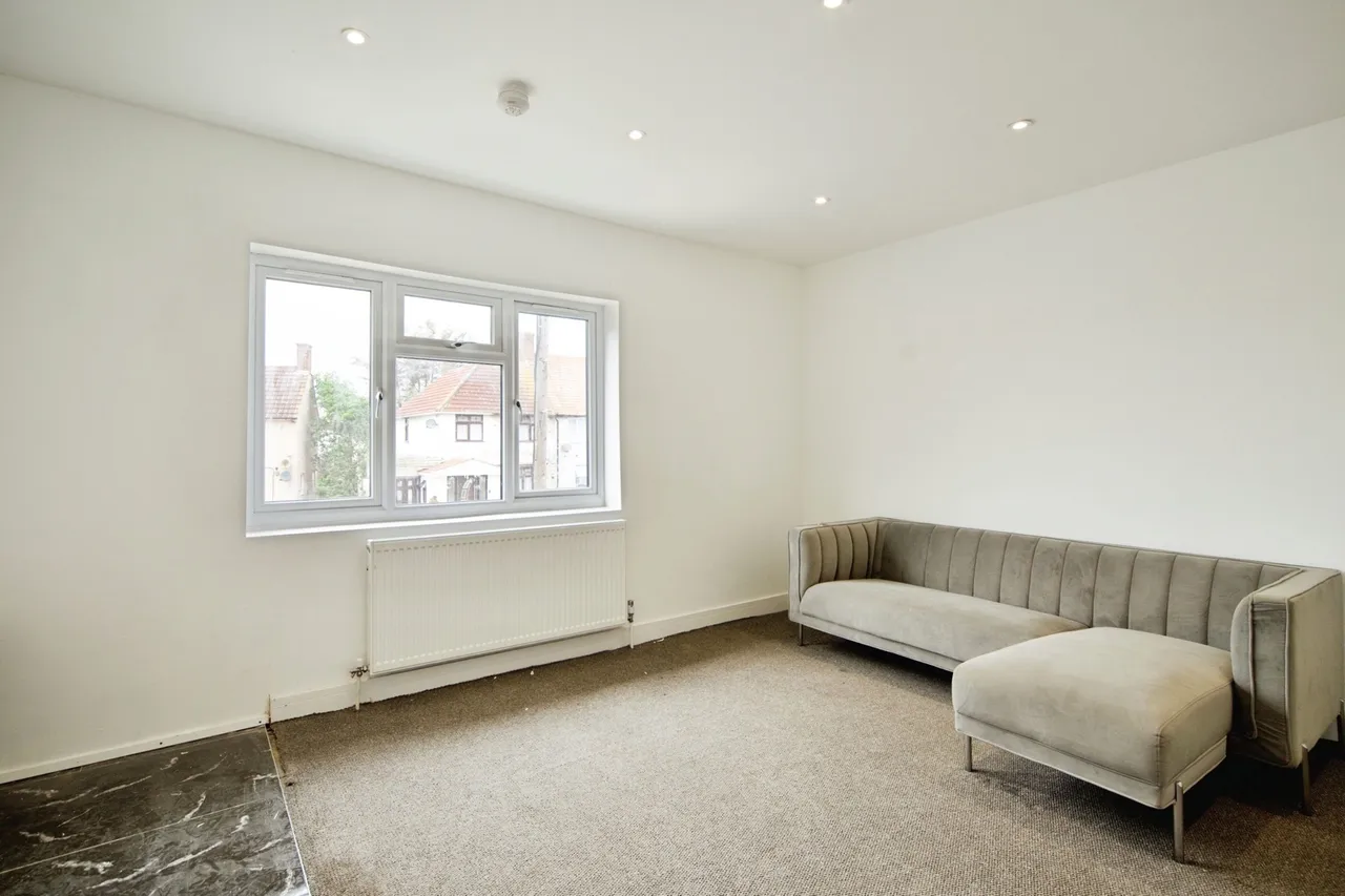 Sterry Road, Dagenham, RM10, photo 2