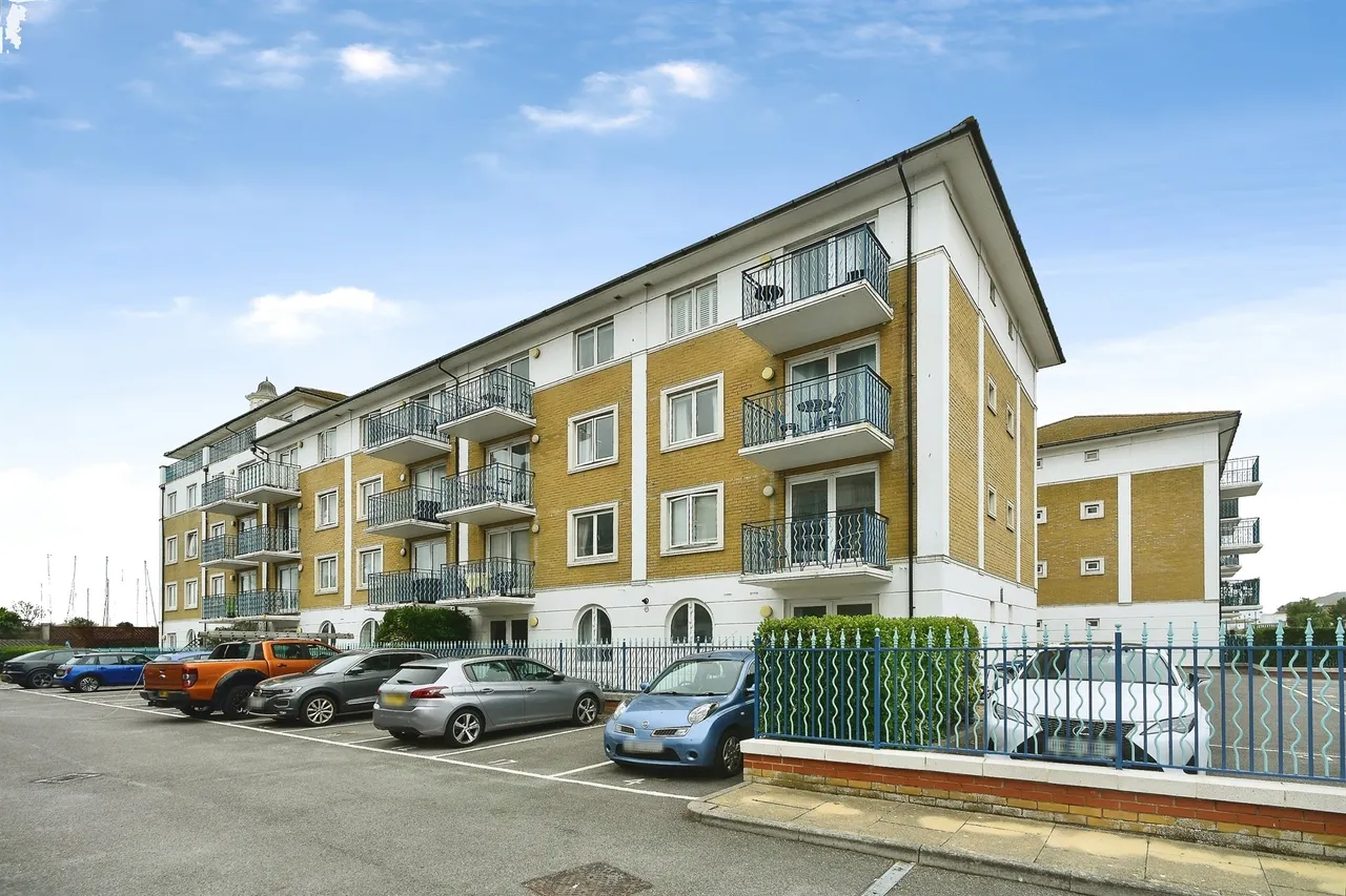 The Strand, Brighton Marina Village, BN2, photo 13