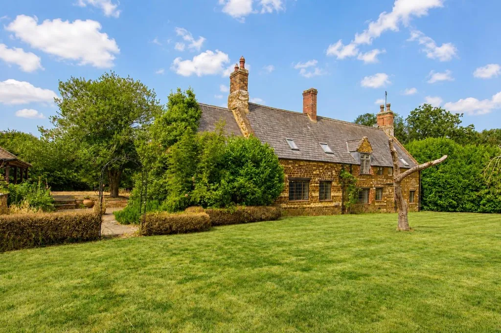 Bell Hill, Finedon, photo 6