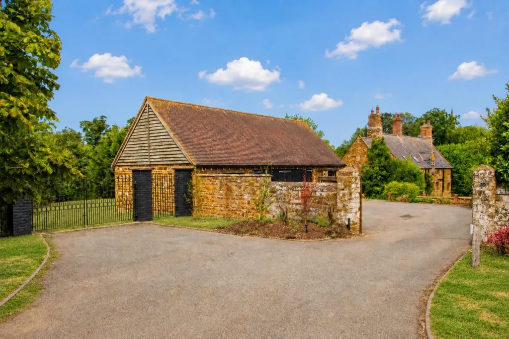 Bell Hill, Finedon, photo 4