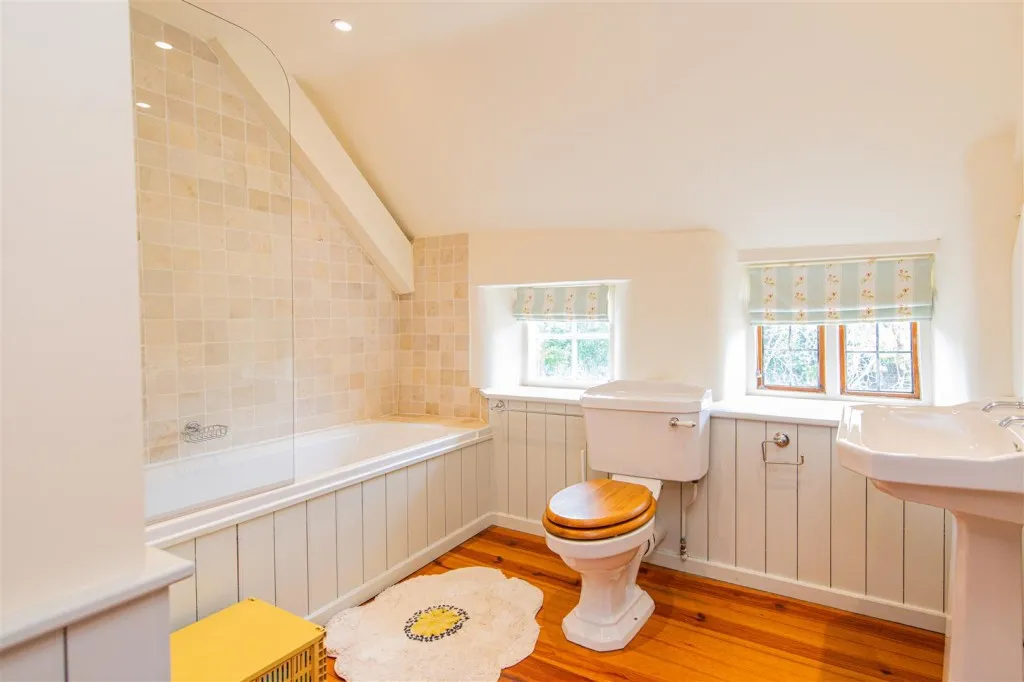 Bell Hill, Finedon, photo 28