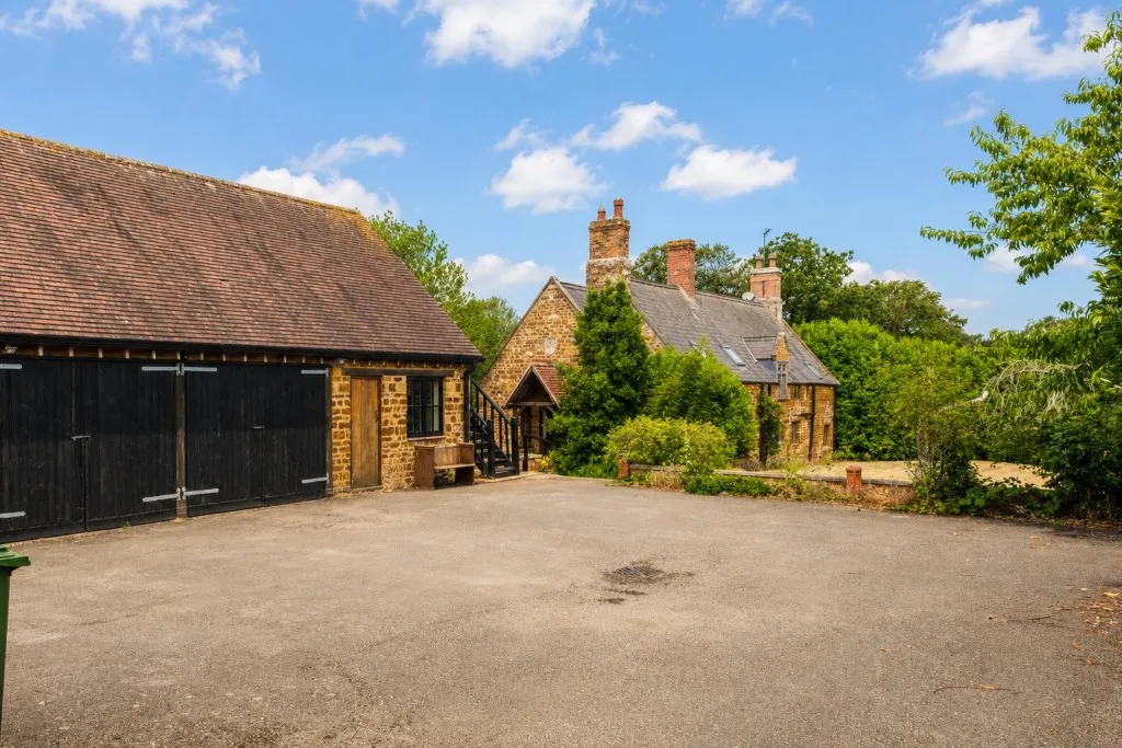 Bell Hill, Finedon, photo 5