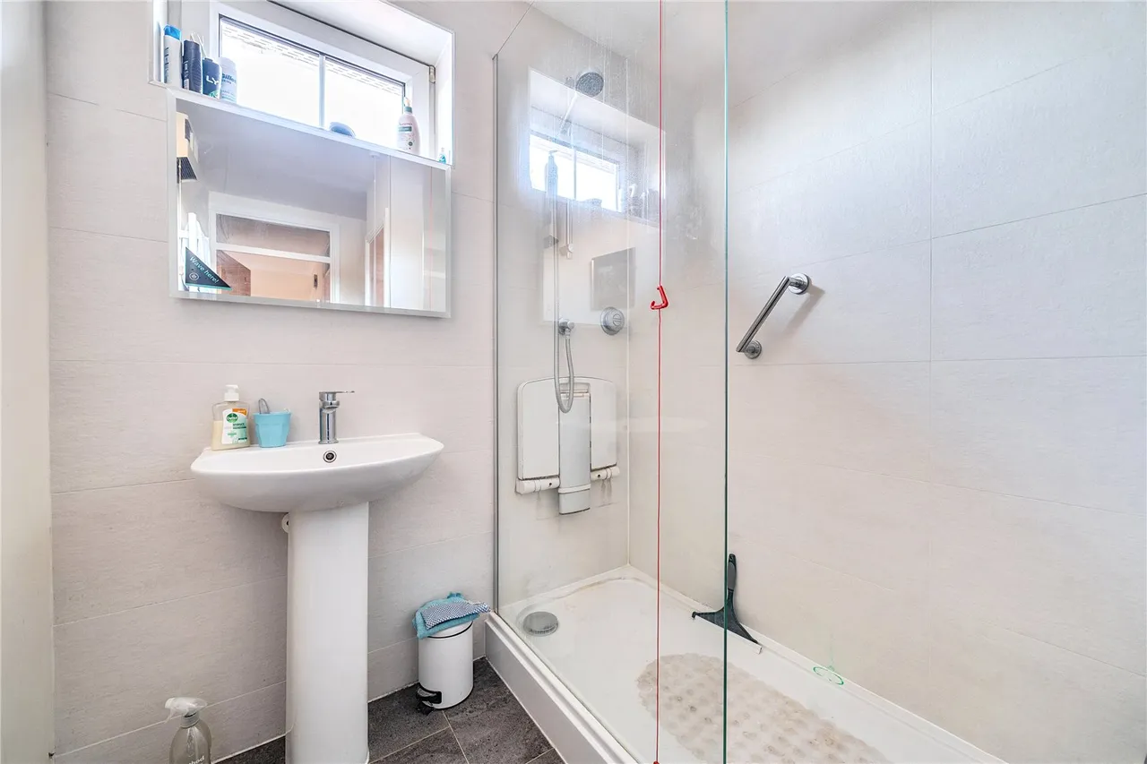 Hartford Court, Hartley Wintney, Hook, Hampshire, RG27 8PQ, photo 12
