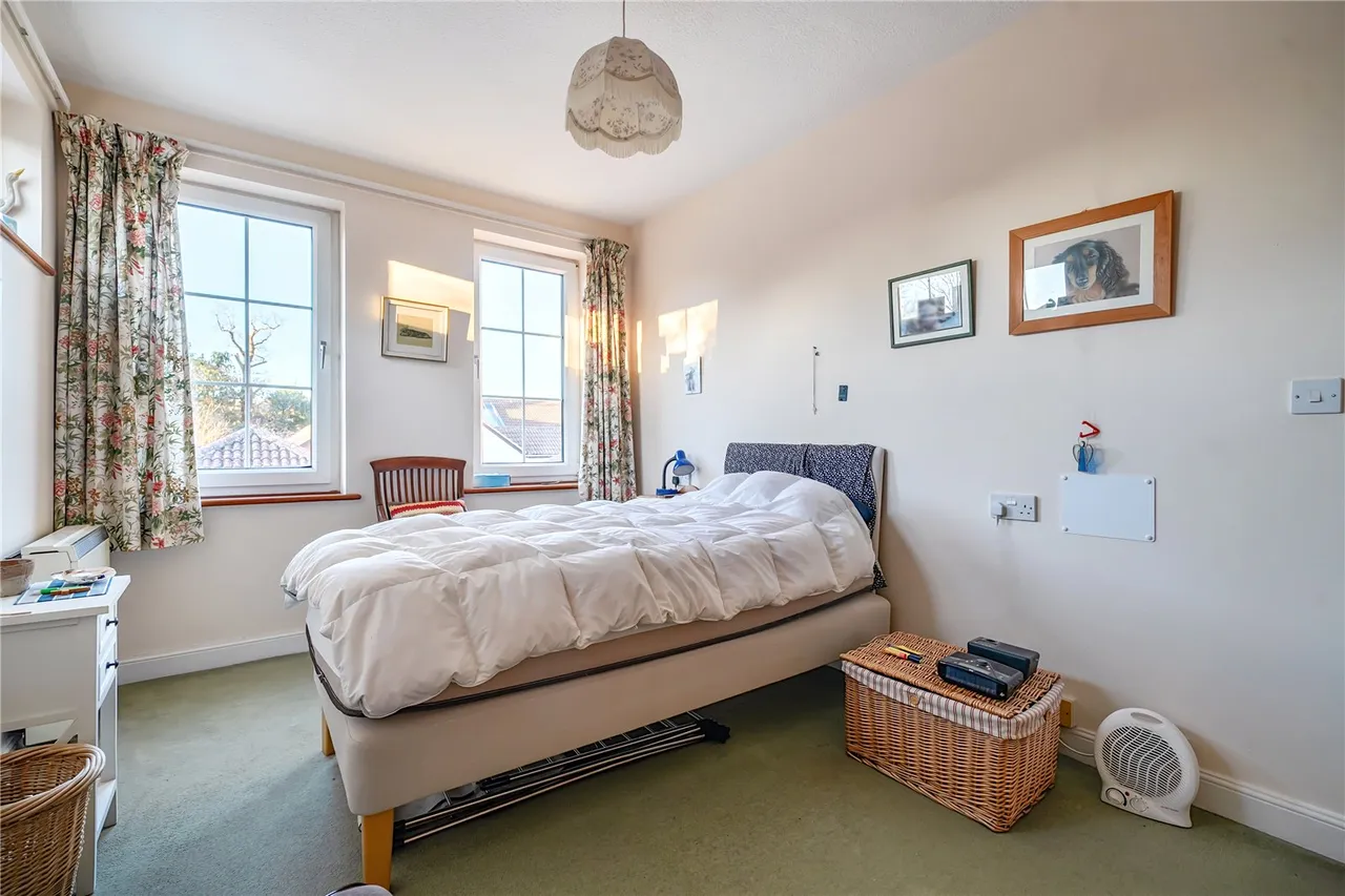 Hartford Court, Hartley Wintney, Hook, Hampshire, RG27 8PQ, photo 9