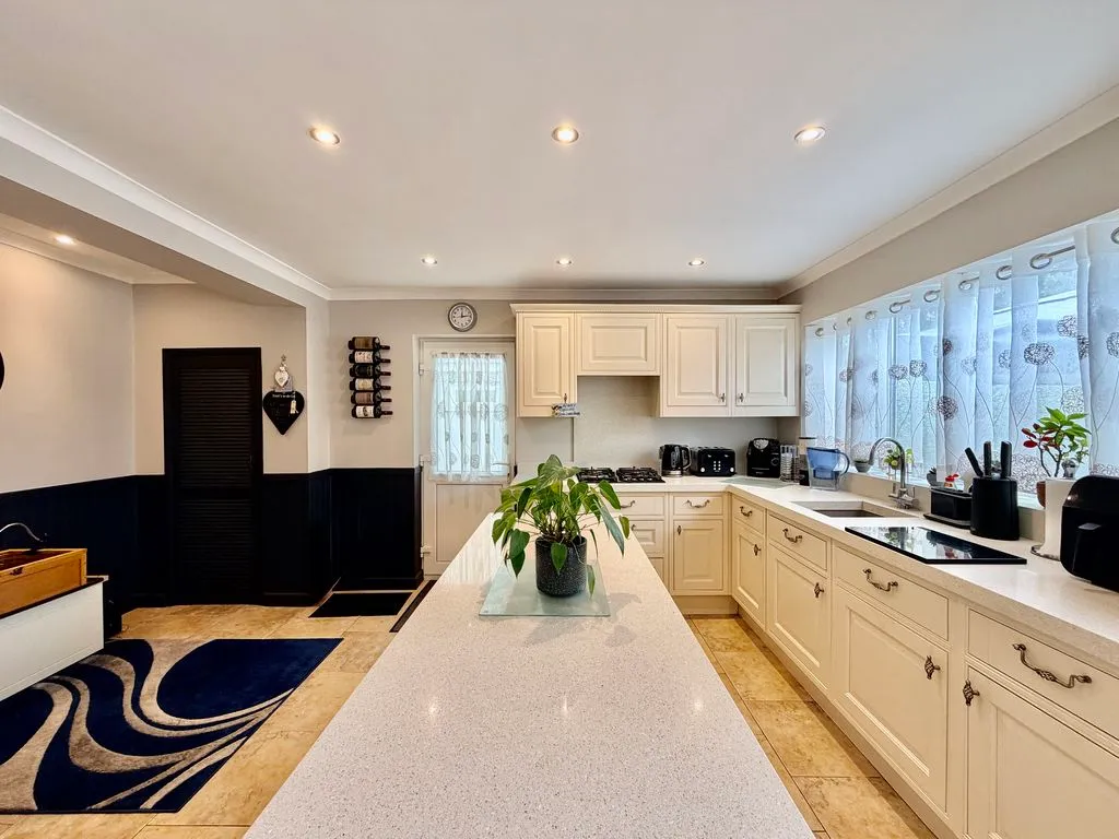 Ronald Road, Beaconsfield HP9 1AJ, photo 6