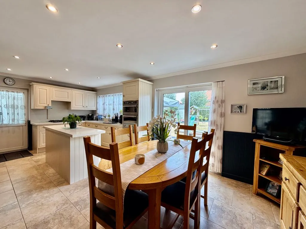 Ronald Road, Beaconsfield HP9 1AJ, photo 9