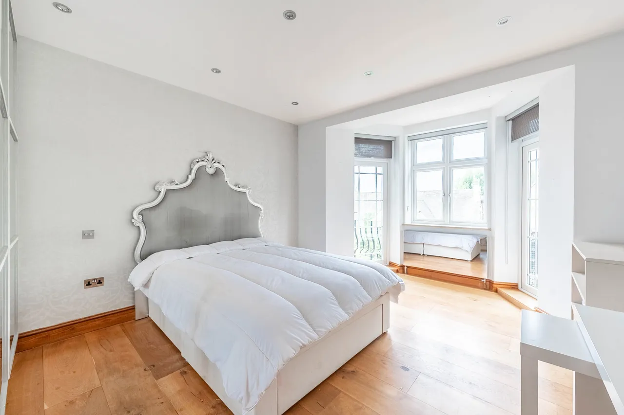 25 Palace Court, 250 Finchley Road, London, photo 4
