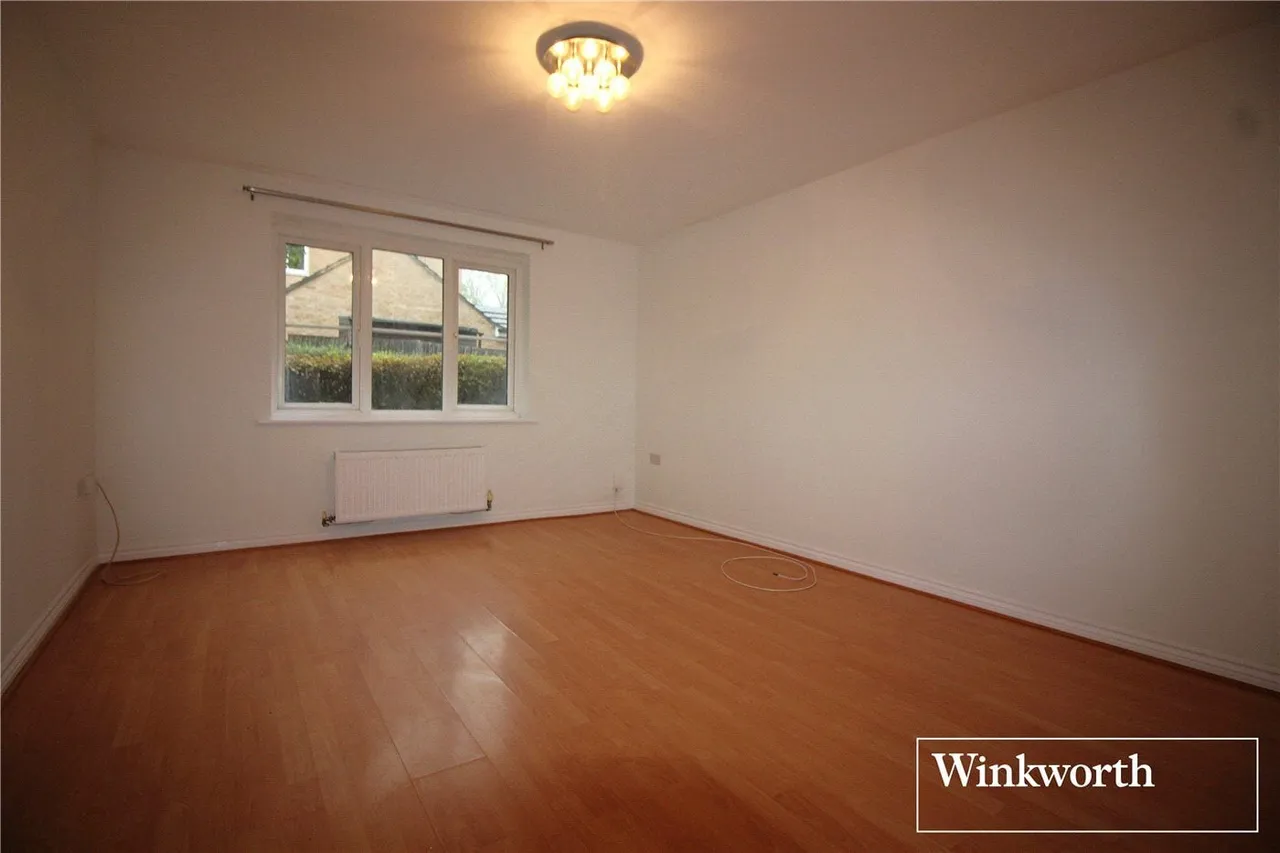 Bennington Drive, Borehamwood, WD6, photo 3