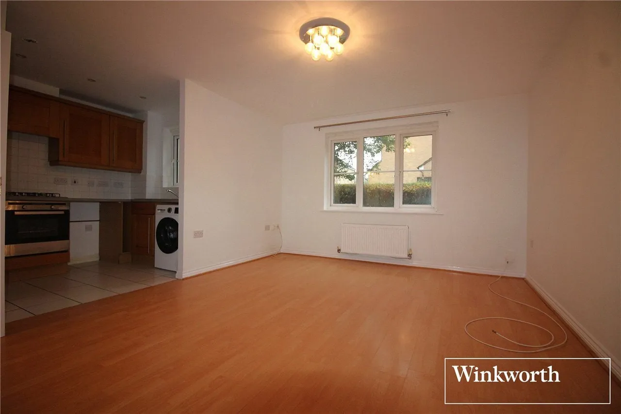 Bennington Drive, Borehamwood, WD6, photo 2