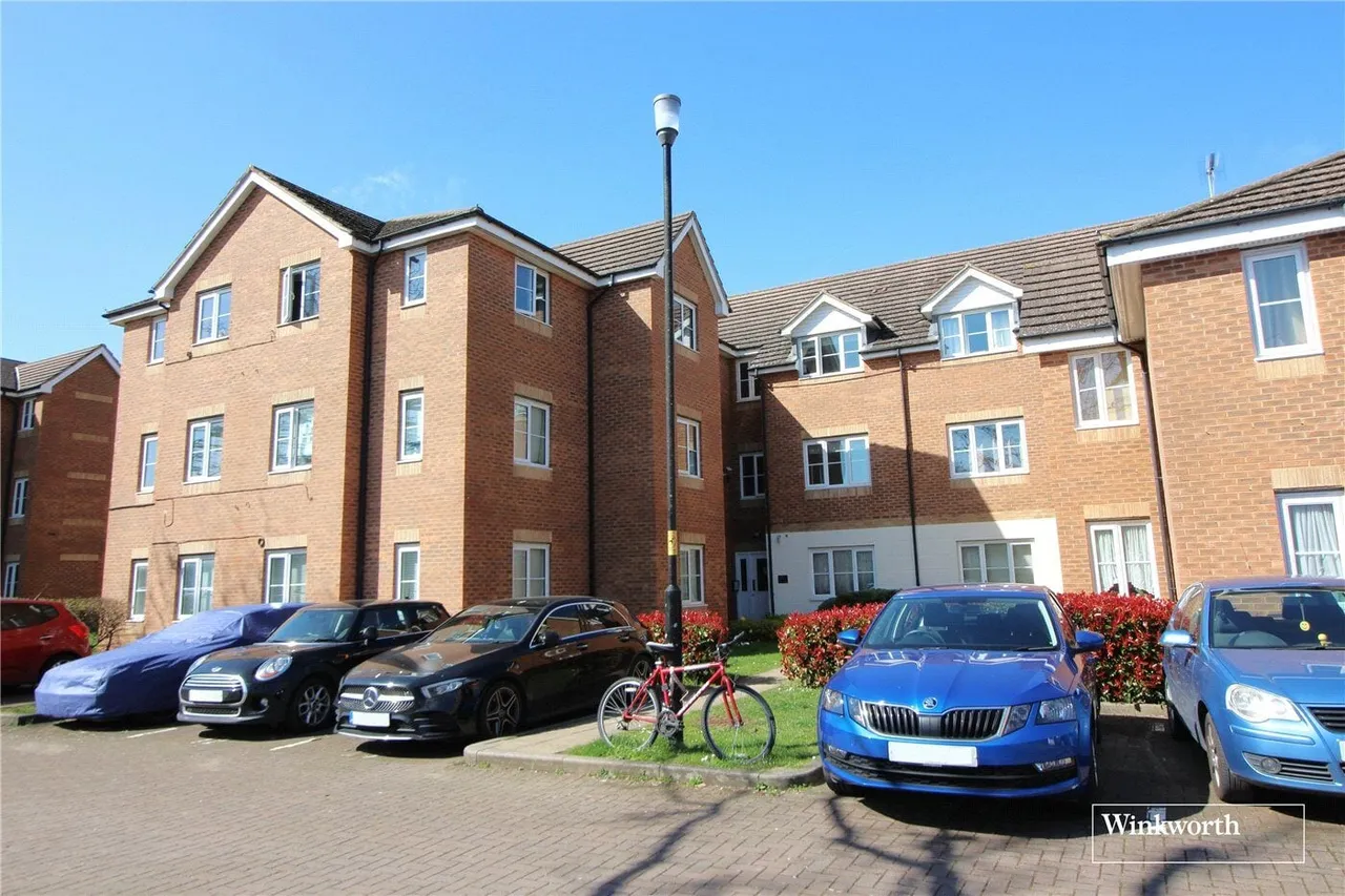 2 bed flat to rent, Bennington Drive, Borehamwood, WD6