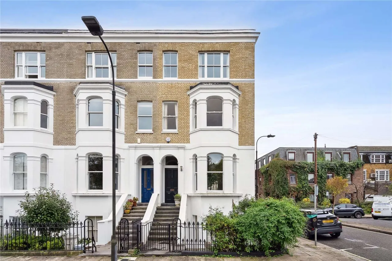 Westcroft Square, London, W6, photo 9