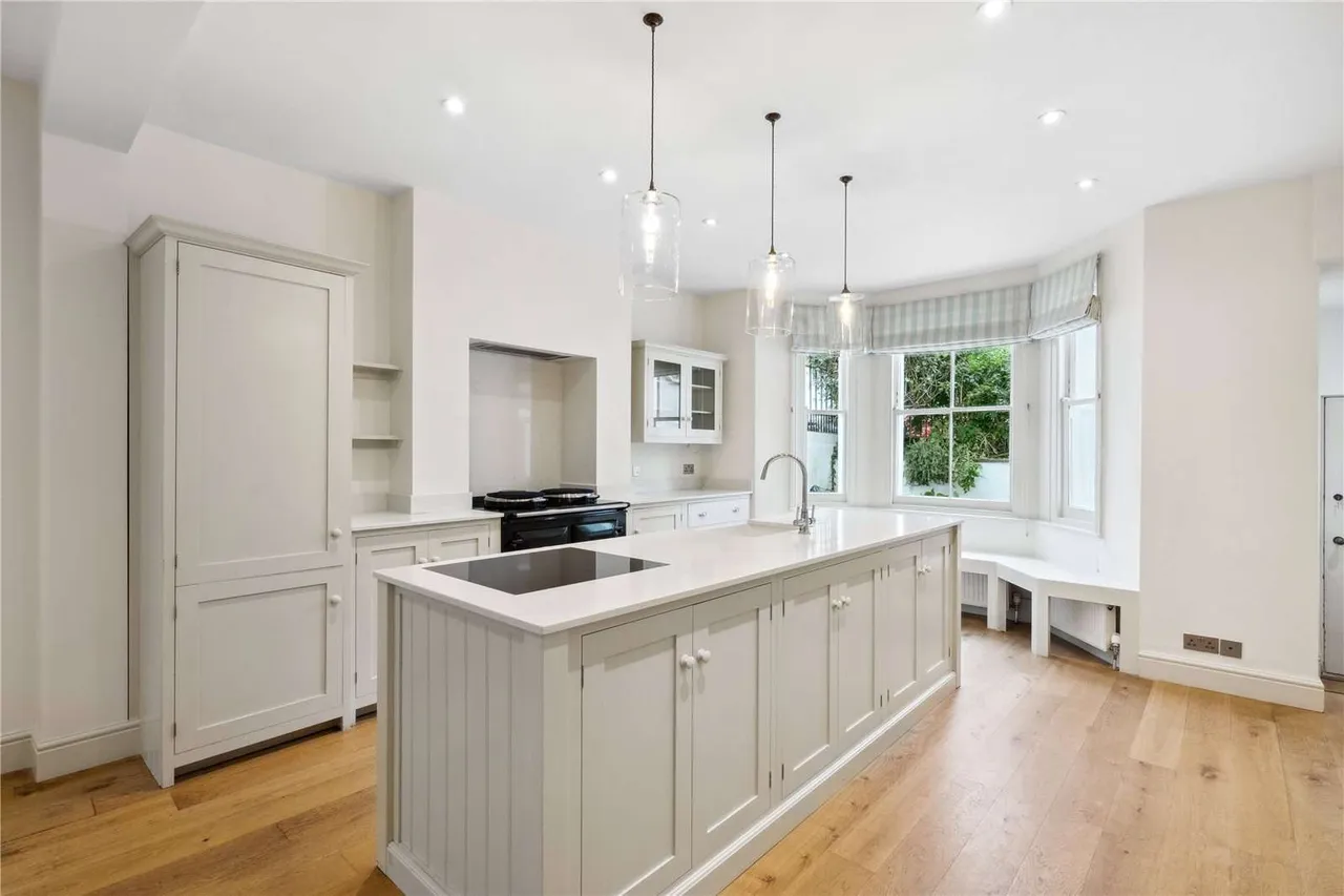 5 bed house to rent, Westcroft Square, London, W6